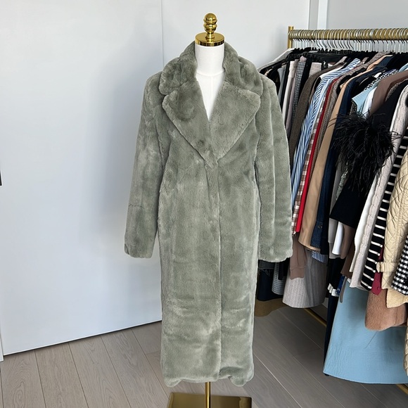 H&M Divided Pale Green Faux Fur Coat Jacket Size XS - Picture 1 of 11